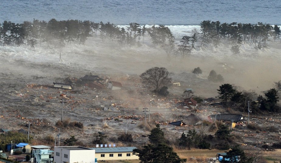 tsunami.japon.jpg