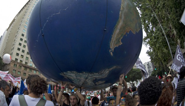 rio20.globe.jpg